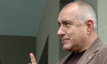 Късни ли са трите оставки за туширане на проблемите...
