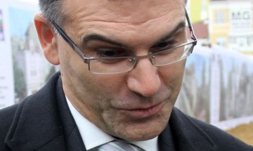 Бюджетът - по-добър отпреди, но в "нетните" числа