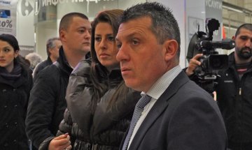 Близо тон колбаси с конско продадени по магазините у нас