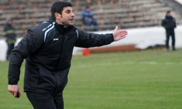 Черно море уволнява Гонзо при загуба от Левски