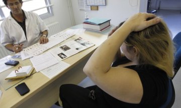Тромбозиралите външни хемороиди се оперират 