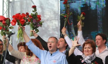 Целта на Станишев: Да върне България на хората