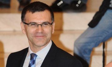 Постната пица на Дянков не била за министерството му