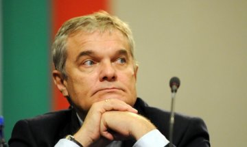 Петков обвини кабинета за организацията на вота