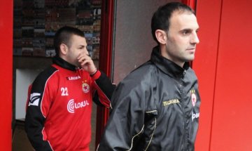 Апостол Попов бяга от ЦСКА, отива в Ботев Пловдив