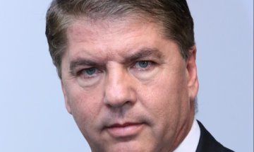 "Дюнигейт" взе скалпа на проектоминистър Тихолов