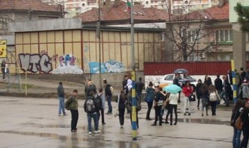 Над 240 хил. българчета напуснали школата за 10 г.