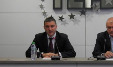 Орешарски манипулира с ДДС-то, скочи Горанов 