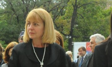 Фандъкова провери реконструкцията на Женския пазар