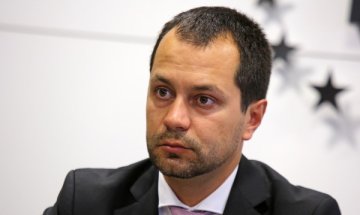  Събуйте лачените си обувки и да отидете в гетото, зоват от ГЕРБ