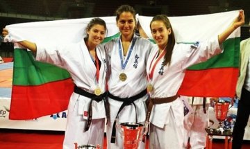 Алекс Маринова: Покорих най-високия връх в каратето!