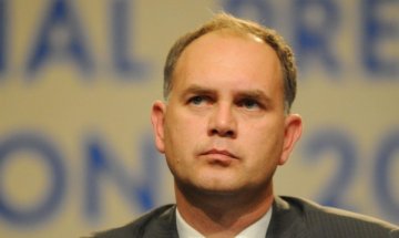 Кадиев пак опозиция в БСП: Не иска връщане на пушенето