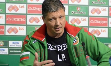 Любо Пенев остава начело на националите