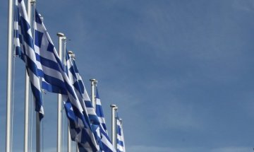 Гръцкото правителство оцеля при гласуване на недоверие