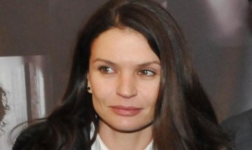 Ирини Жамбонас като педантична любовница 