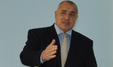 Борисов скръцна на "нехранимайко" Папазов, иска оставка