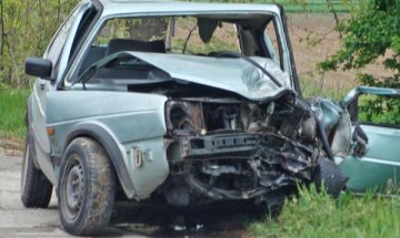 Двама души са загинали при катастрофи през денонощието