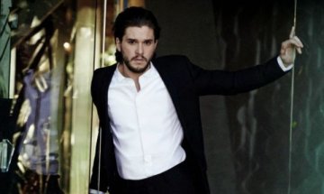 Кит Харингтън пленява жените от новата кампания на Jimmy Choo 
