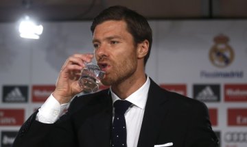 Ядем повече плодове и зеленчуци, когато пием вода по време на хранене