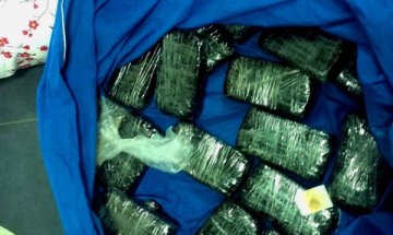 Митничари спипаха 11 кг хероин в детска възглавница