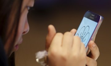 Оглушаваме при ползването на смартфон и таблет 