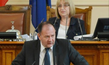 "Съжителство"-то изкара извън нерви Столетницата