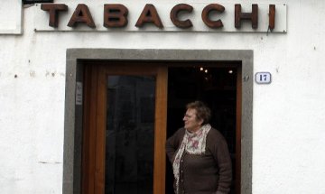 Нови солени глоби заплашват пушачите в Италия