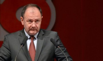 Миков сподели пороците на света: Бедност, безработица...