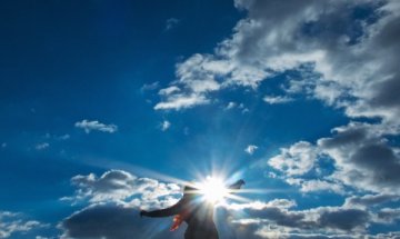 Април започва днес с топлите 25&deg;С