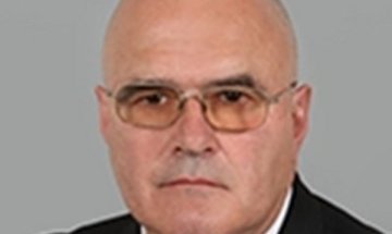 Депутатът от БСП Димитър Стоянов катастрофира на "Тракия"