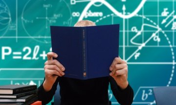 Наши десетокласници се учат на практични финанси