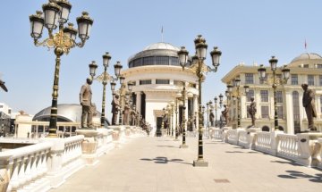 Напът към ЕС... Македония се помирява със съседите си