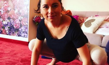 Кобилкина брои дните до раждането, пробва йога