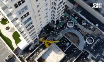 Самолет се вряза в сграда във Флорида, пилотът загина