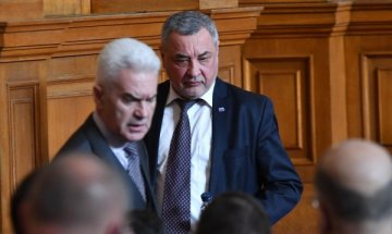  Отношението към Русия разделя Патриотите