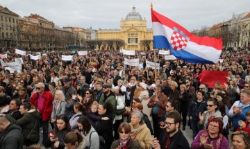 Подписи в Хърватия за... По-ниска пенсионна възраст