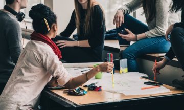 Подценяват ли политиците учениците и студентите?