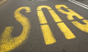 Helpbook сигнал: Опасна маркировка на бус лента в София 