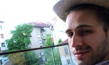 Папи Ханс изненада феновете си с... големи гърди