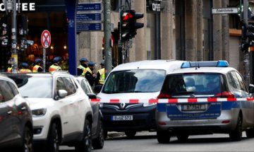 Турчин опита да нападне германски полицаи, застреляха го