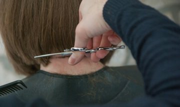 Германците отиват на фризьор с час и попълнен въпросник