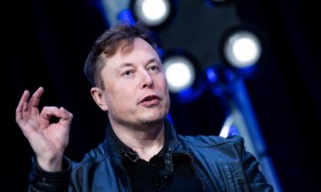Tesla позлатява Мъск