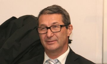 Владимир Каролев още е в реанимация