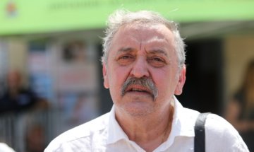 Кантарджиев: МЗ взима ли мерки срещу фалшивите сертификати?
