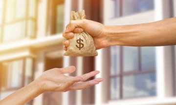 4 зодии, които обичат да искат пари назаем