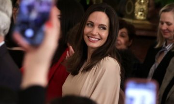 Анджелина Джоли искала среща с новата приятелка на Брад Пит