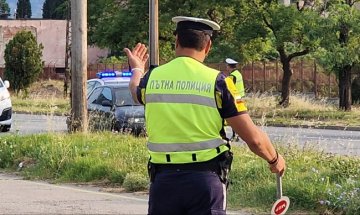 Тежкотоварен автомобил се запали на АМ "Марица"
