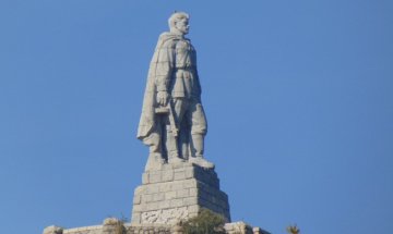 Паметникът на Альоша в Пловдив - референдум преди флекса?