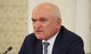 Дори президентът да не дойде, конституционните съдии встъпват в длъжност