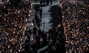 Папа Франциск отмени в последния момент участието си в Кръстния път 
